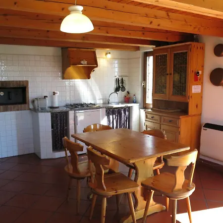 Le Rose Rosse By Interhome Grazzano Badoglio