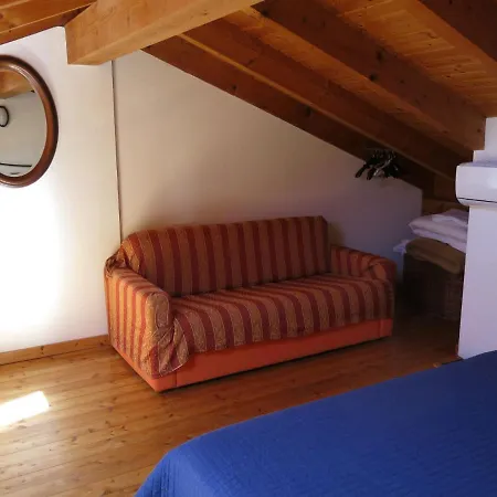 Le Rose Rosse By Interhome 別荘